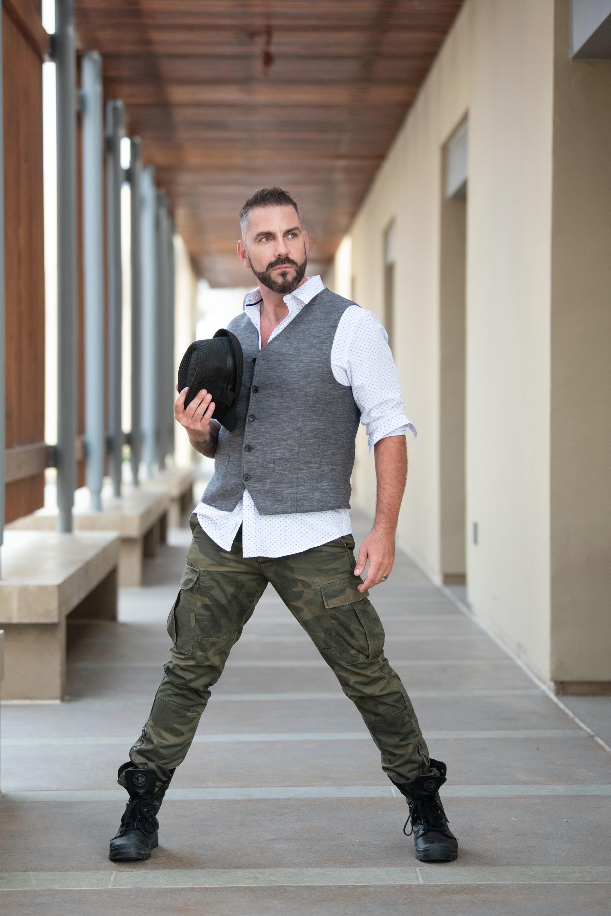 Get to Know Me - The Journey of a Broadway Performer to a Photographer